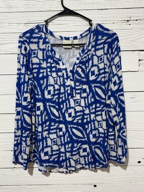 Chico's Royal Blue and White Patterned V-Neck Long Sleeve Top